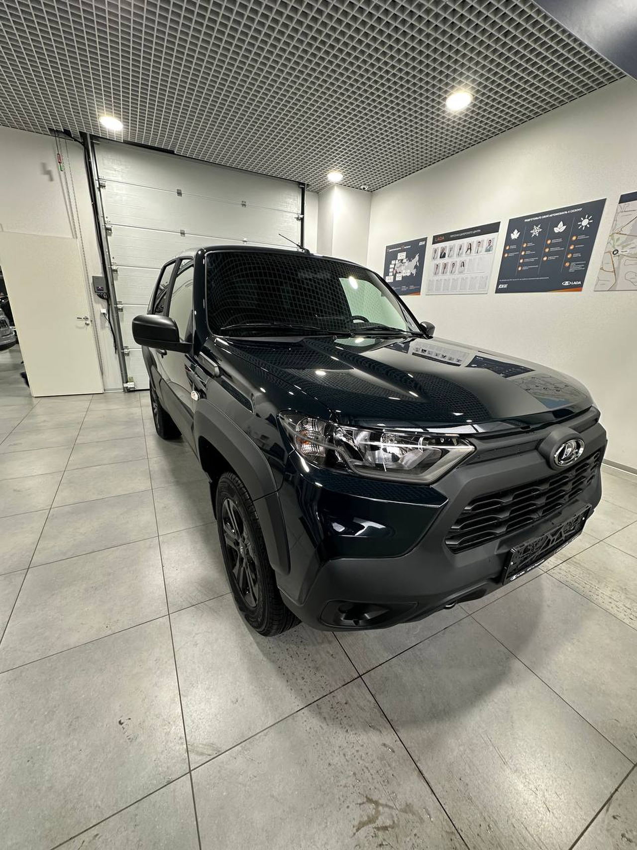 LADA Niva Travel [BLACK]'24