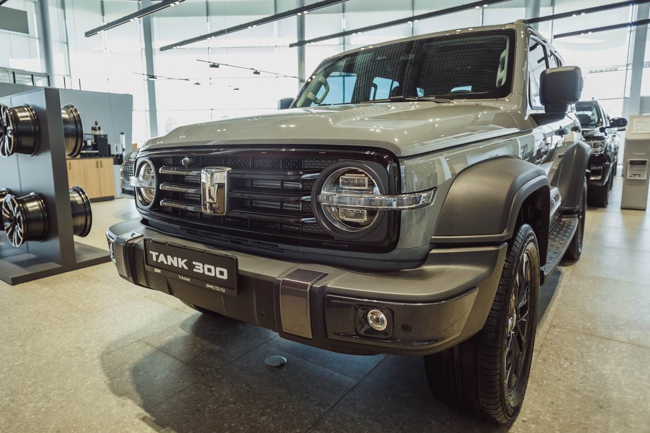 Tank 300 ADVENTURE 2.0T 4WD 8AT (220 л.с.) PY25 MY22